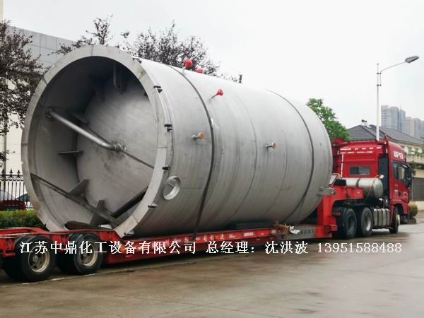 90立方不銹鋼立式儲(chǔ)罐發(fā)貨