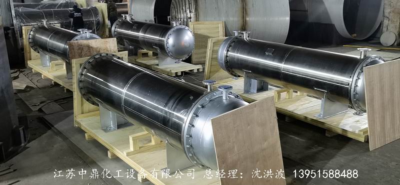 中鼎承接泰國(guó)某企業(yè)11臺(tái)列管式換熱器裝車(chē)包裝過(guò)程